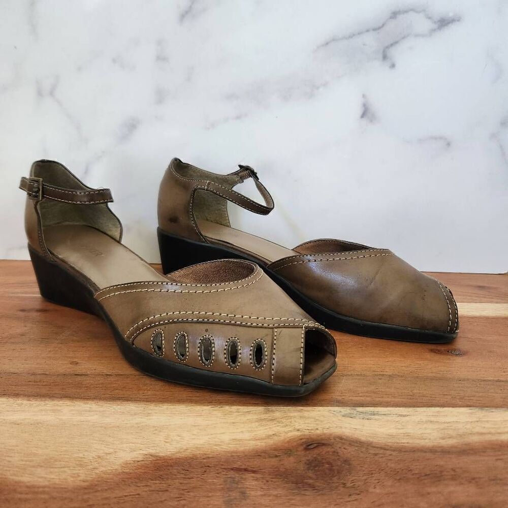 Liz Baker 8.5-9 women's Huarache wedge sandal peep toe patina Brown